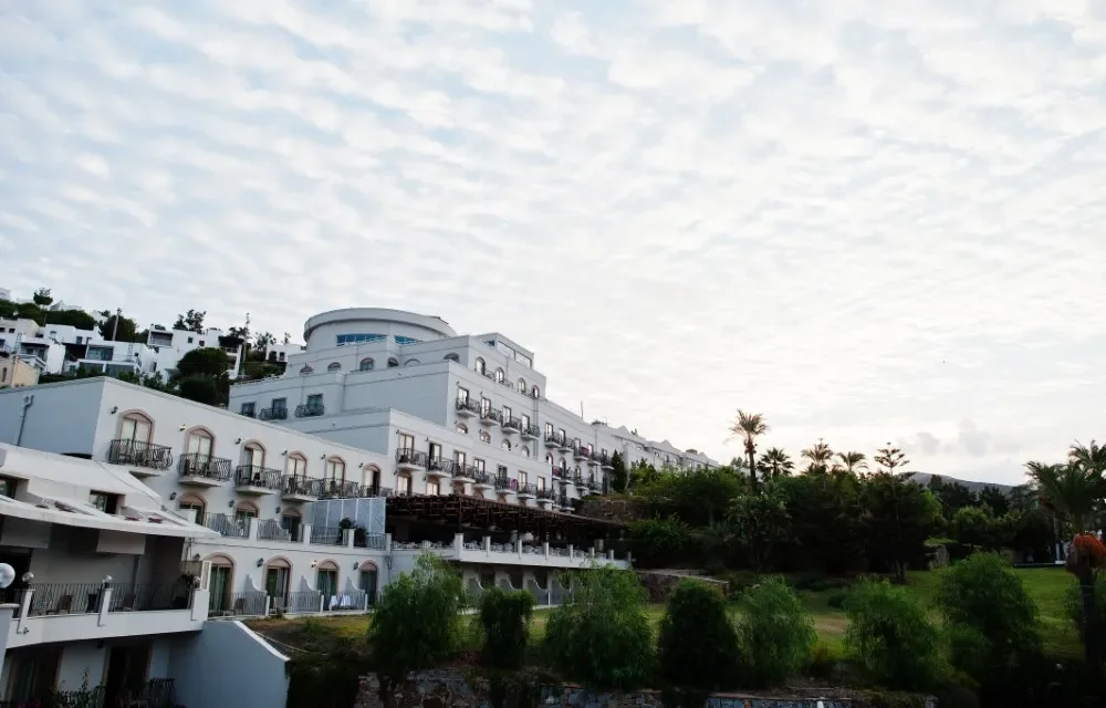 to Choose the Right Hotel for a Short Spiritual Trip to Ujjain at Shree Maa Vaishno Hotel and Resort